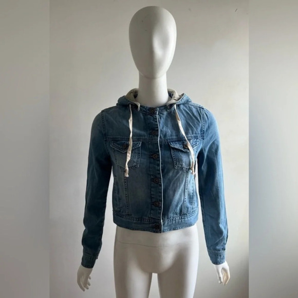 Forever 21 Detachable Hood Denim Crop Jacket Size Small - Picture 1 of 9